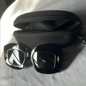 Black Square Sunglasses with Case